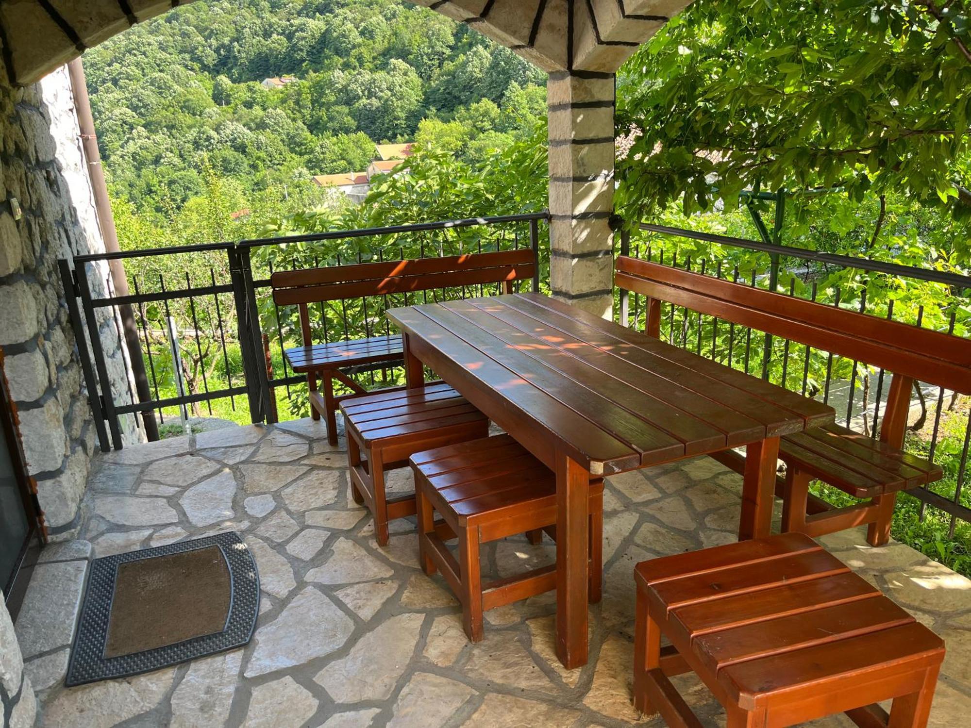 Bed & Wine Djonovic *